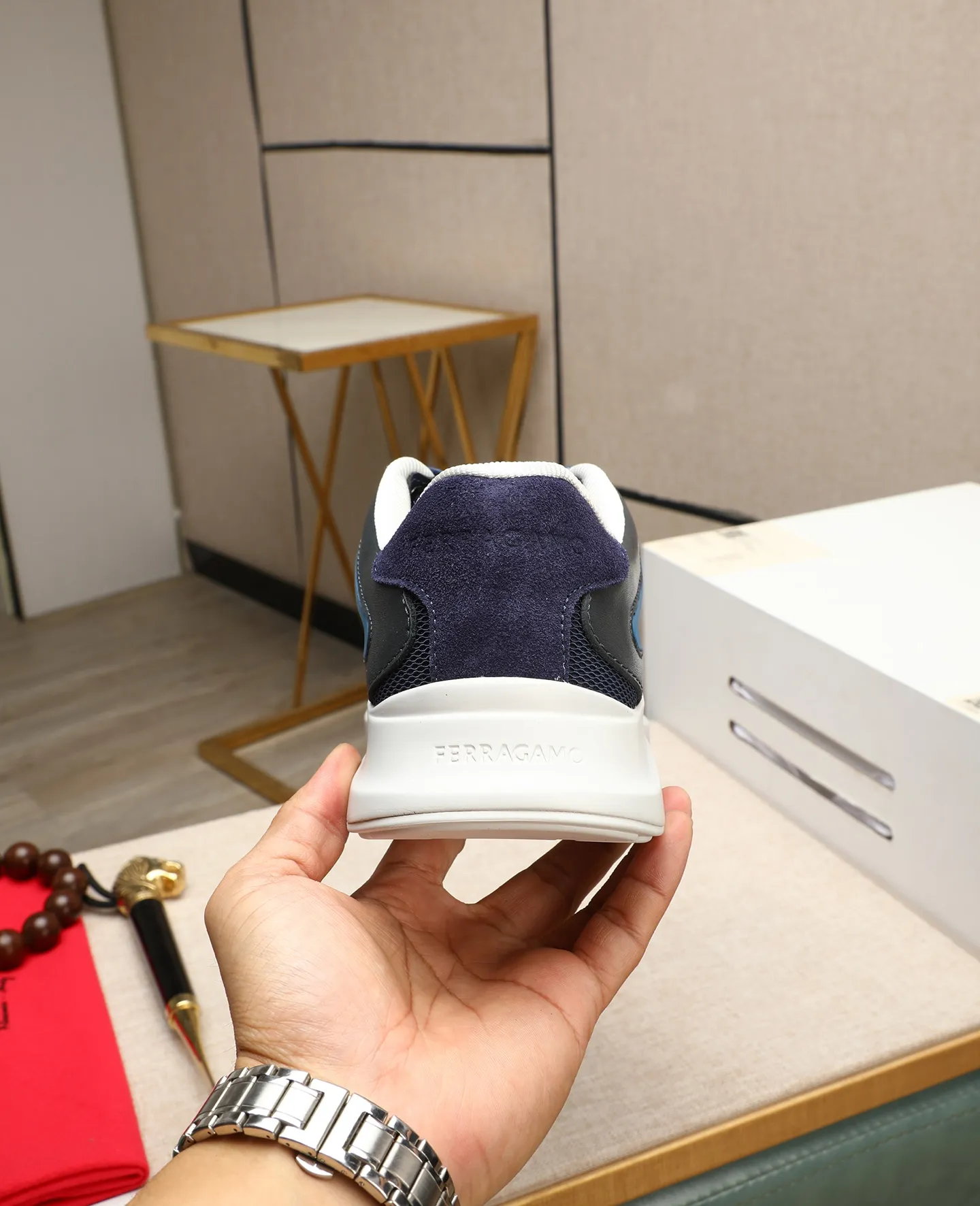 Men's shoes 💰700 📛📛 Salvatore Ferragamo is the world's top luxury footwear brand. It comes from the fashion kingdom of Italy. It is famous all over the world for its traditional handmade design and novel styles... 🚶🏻🚶🏻New suit shoes are available simultaneously at the counter. This model is purely handmade. The fabric is imported from Italy and original first-layer cowhide. Mesh + cowhide lining. Original authentic outsole🌀🌀Size: 39➖44 (38 45 customized)